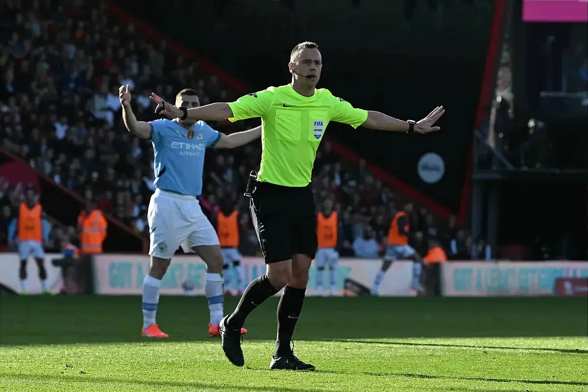 Match Officials: Stuart Attwell to referee Manchester City vs Crystal Palace