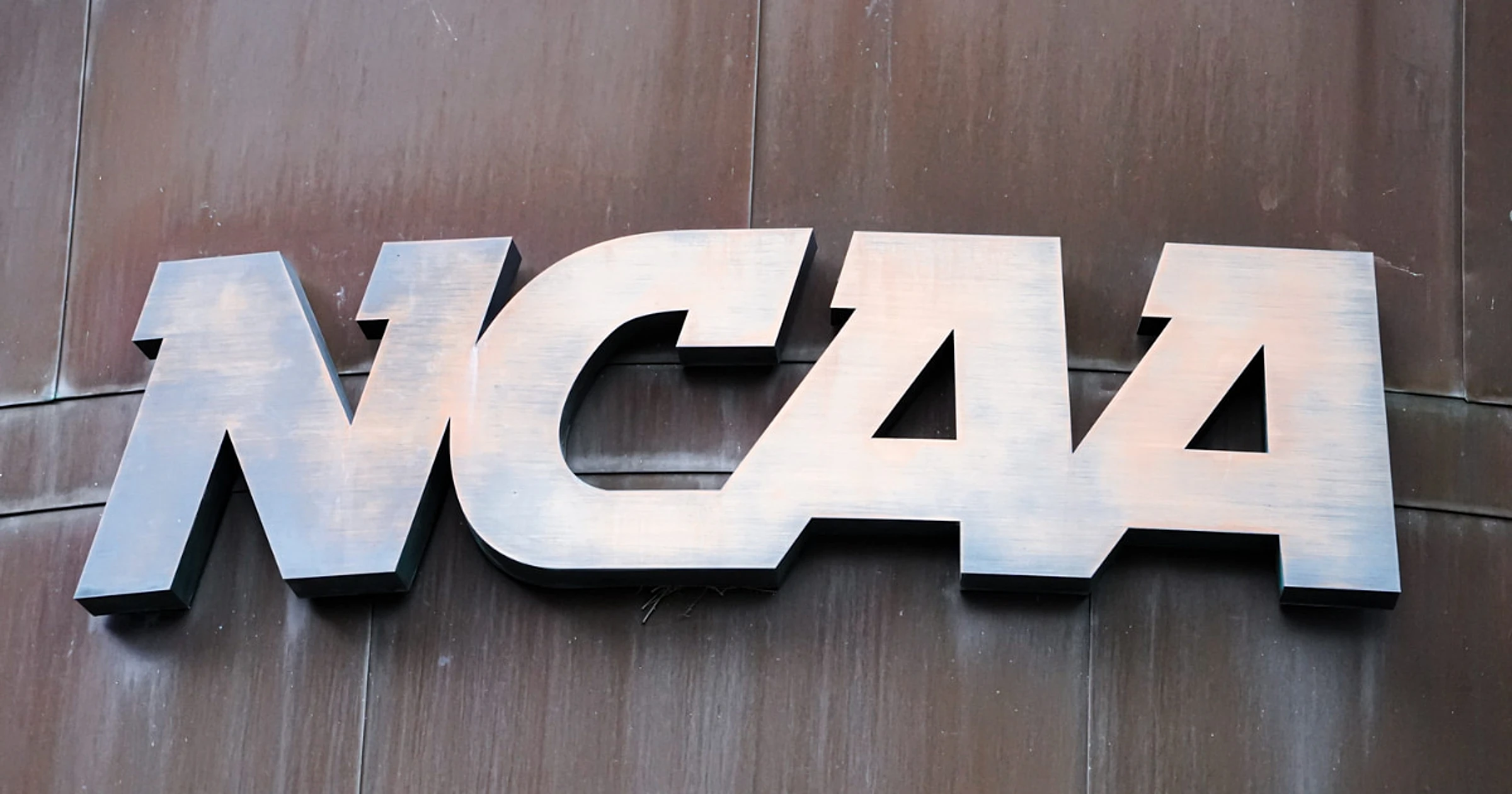 Eight college football teams most hurt by losing spring transfer portal window
