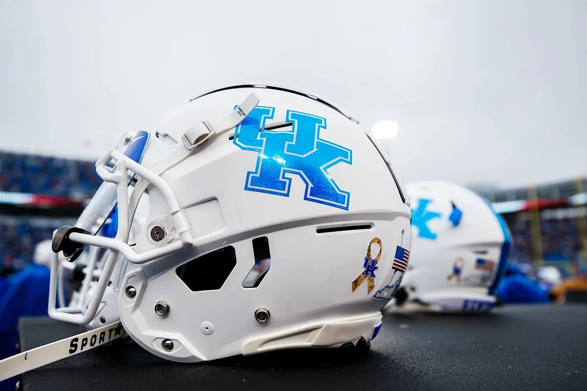 Kentucky lands a 2027 offensive tackle over Florida and Ohio State
