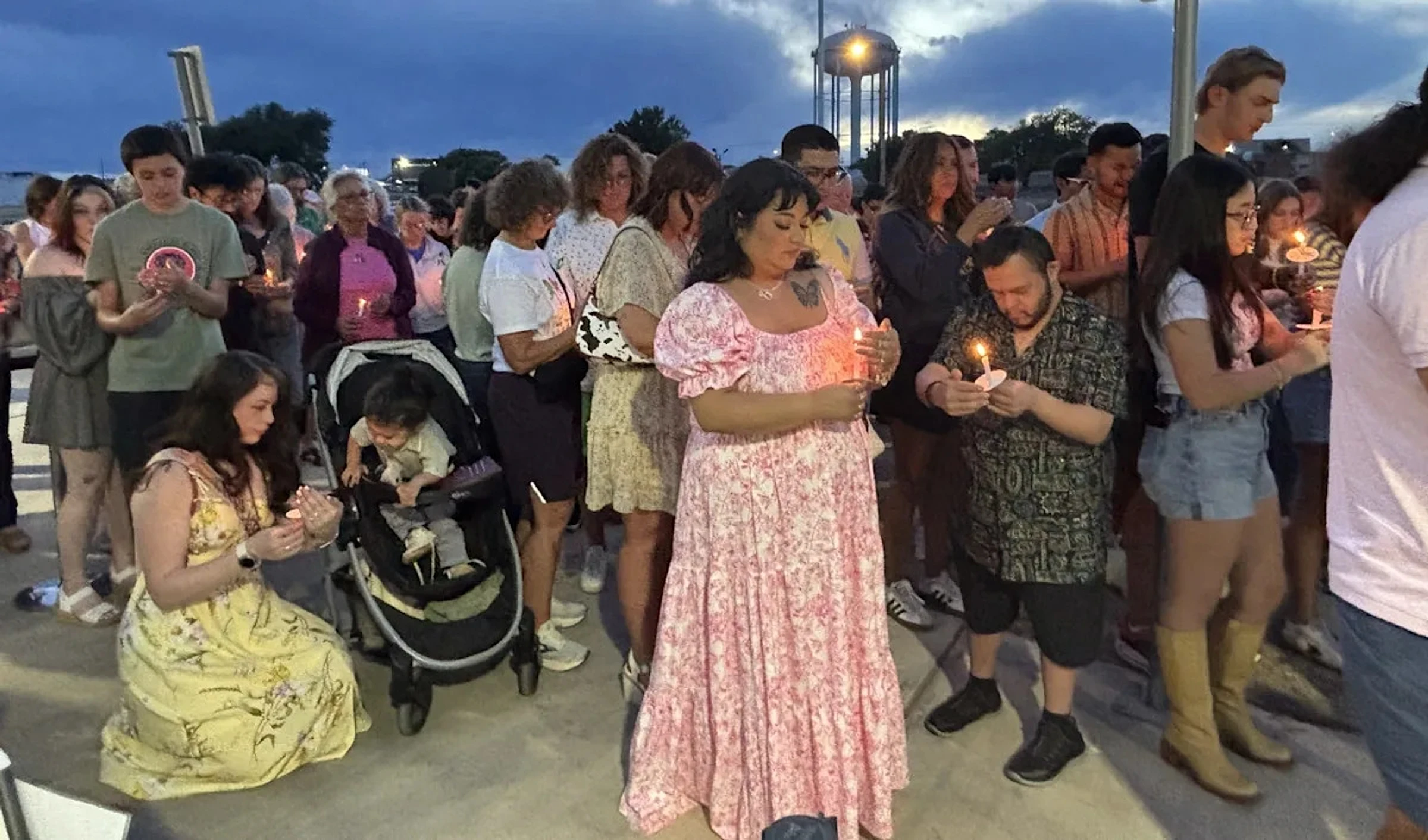 Candlelight vigil honors Amarillo pIckleball team killed in plane crash