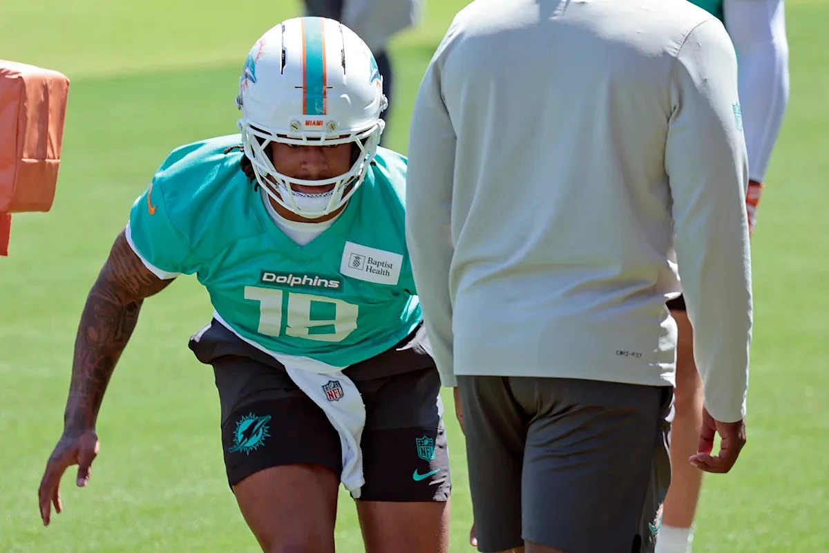 Dolphins rookies Trey Moore, Kyle Louis give coach Jeff Hafley versatility