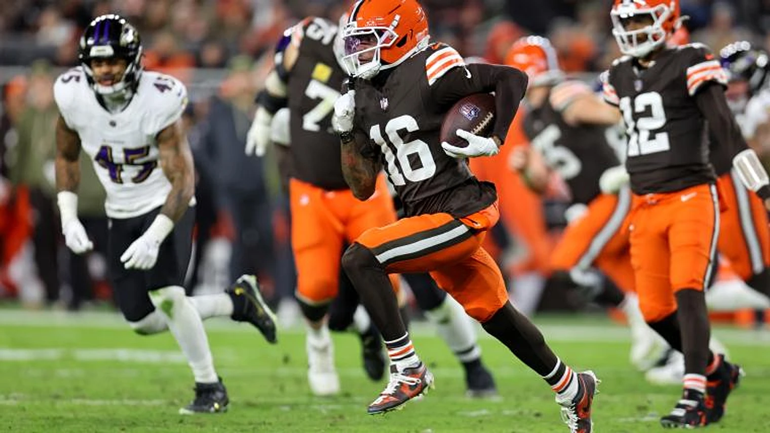 Browns' $4 million Pro Bowl QB, son of ex-Cowboys Hall of Famer named prime trade candidate