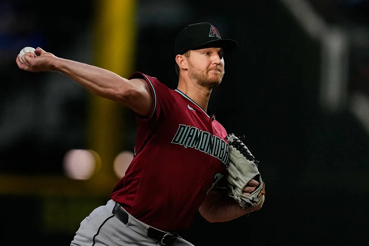 D-backs' Michael Soroka needs only Geraldo Perdomo's RBI double to beat Rangers 1-0