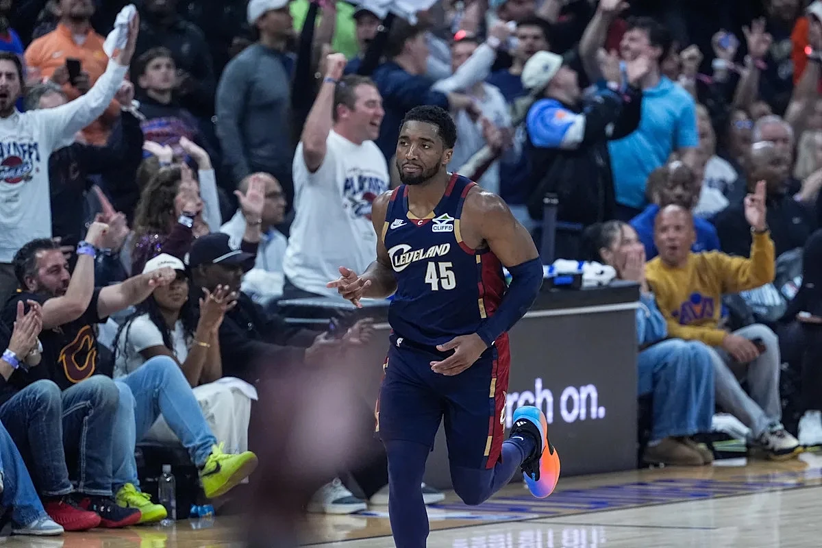 Pistons' lead shredded by Donovan Mitchell in Game 4, Cavs tie series