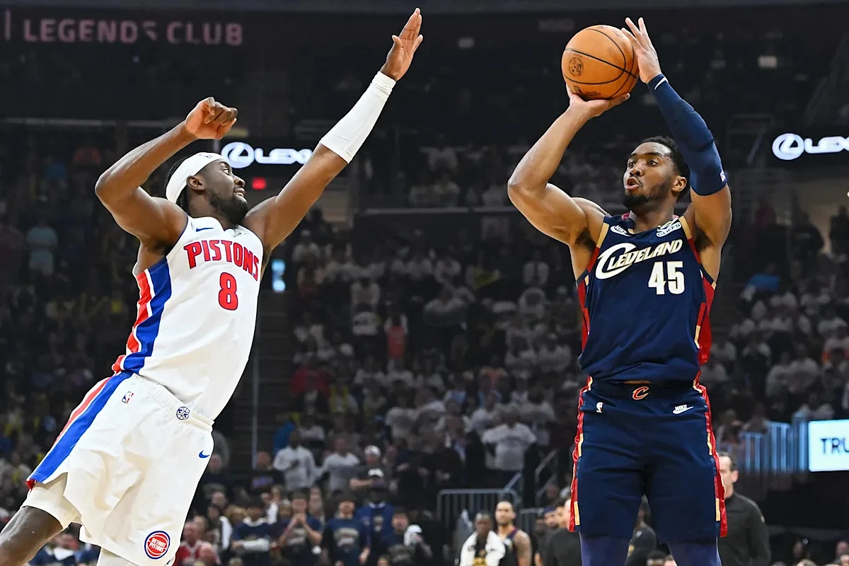 Donovan Mitchell ties NBA playoff scoring record as Cavaliers even series