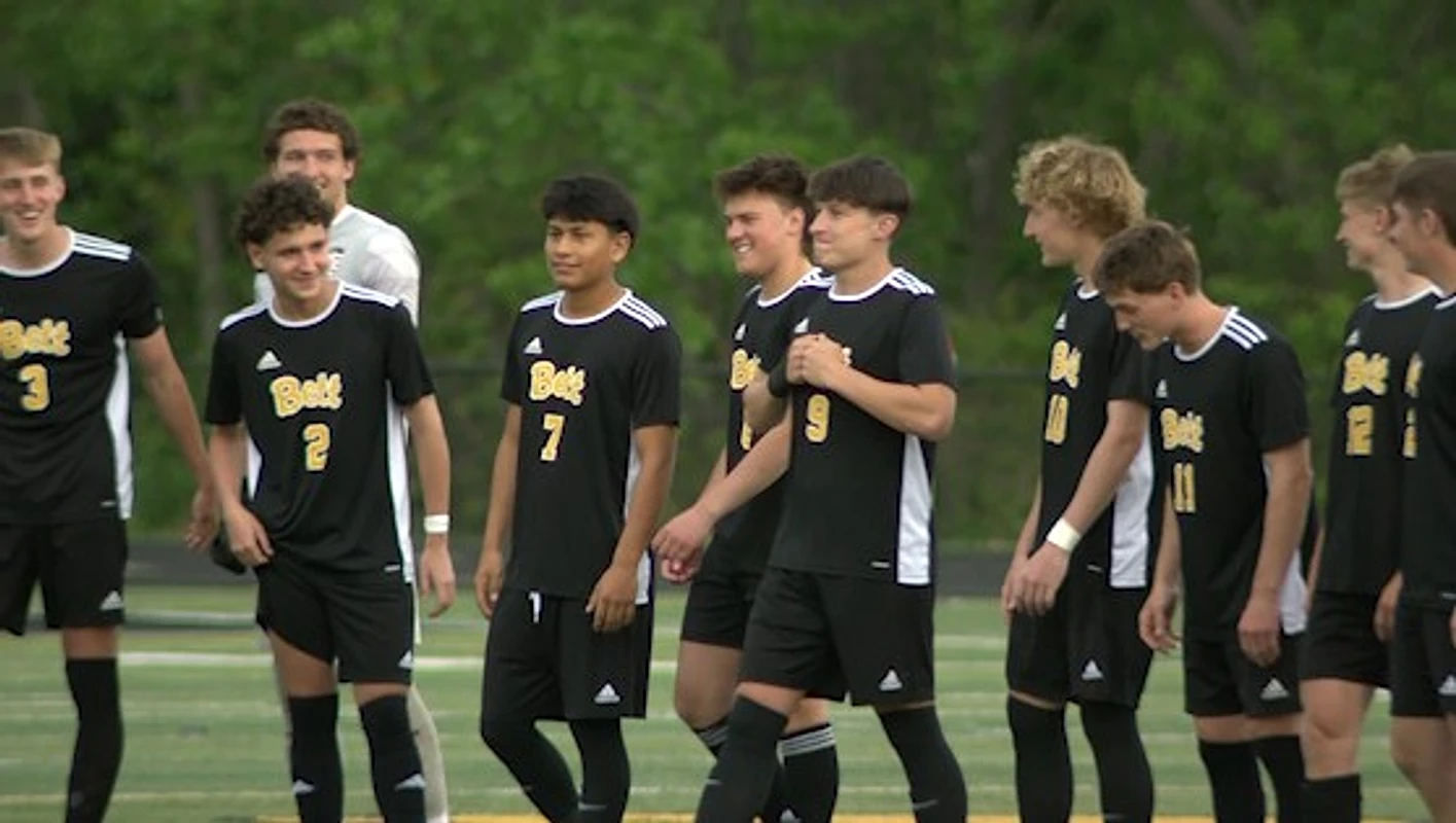 Bettendorf boys’ soccer defeats Clinton, 4-0