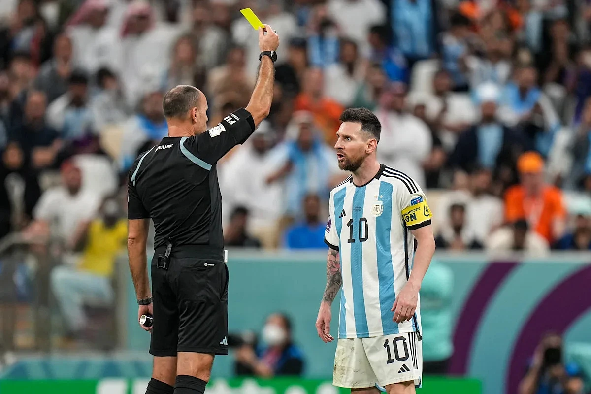 30 days to the World Cup: Argentina, Netherlands set yellow-card record in chaotic quarterfinal