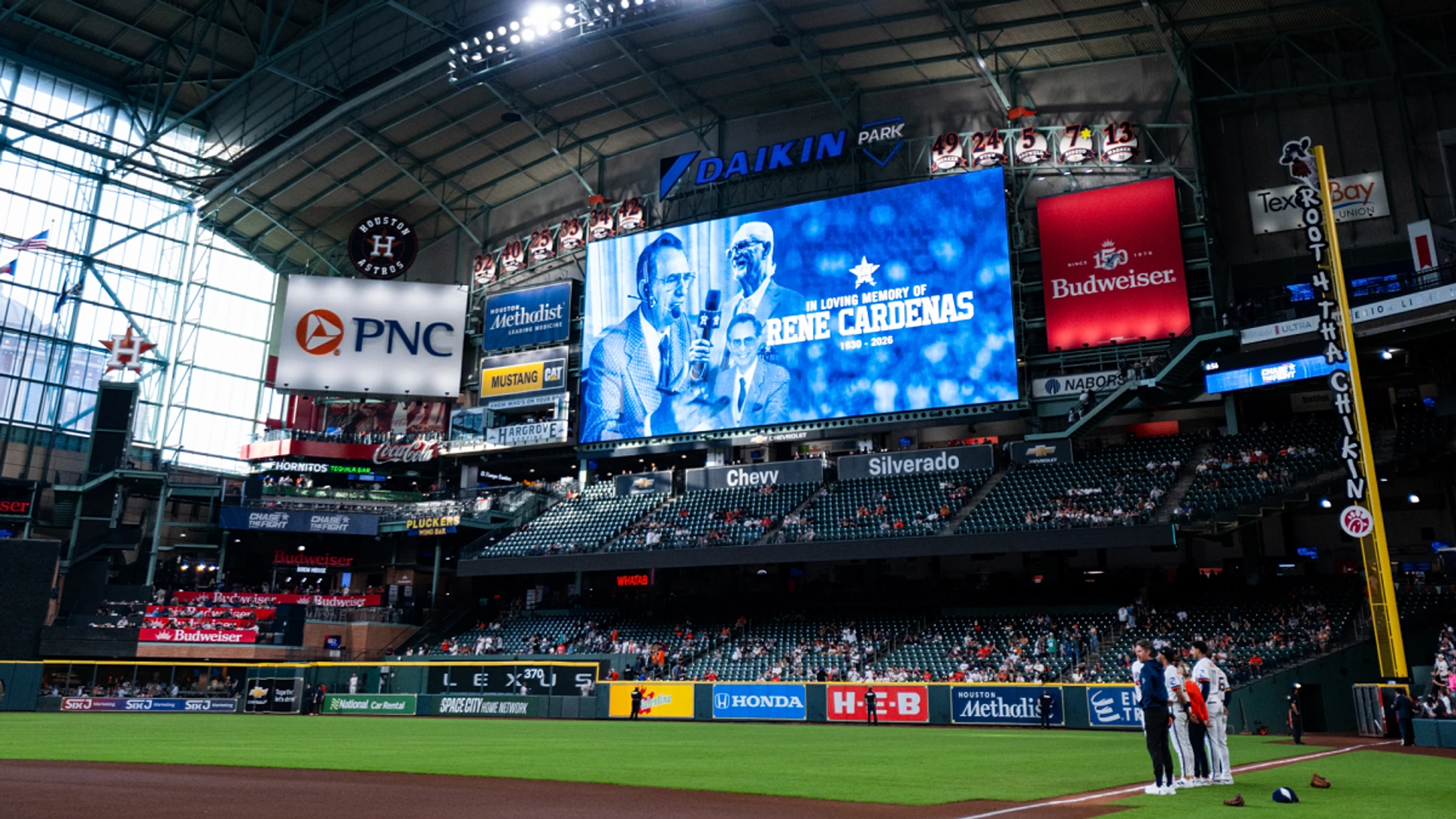 René Cárdenas, MLB's first Spanish-language broadcaster, dies at 96