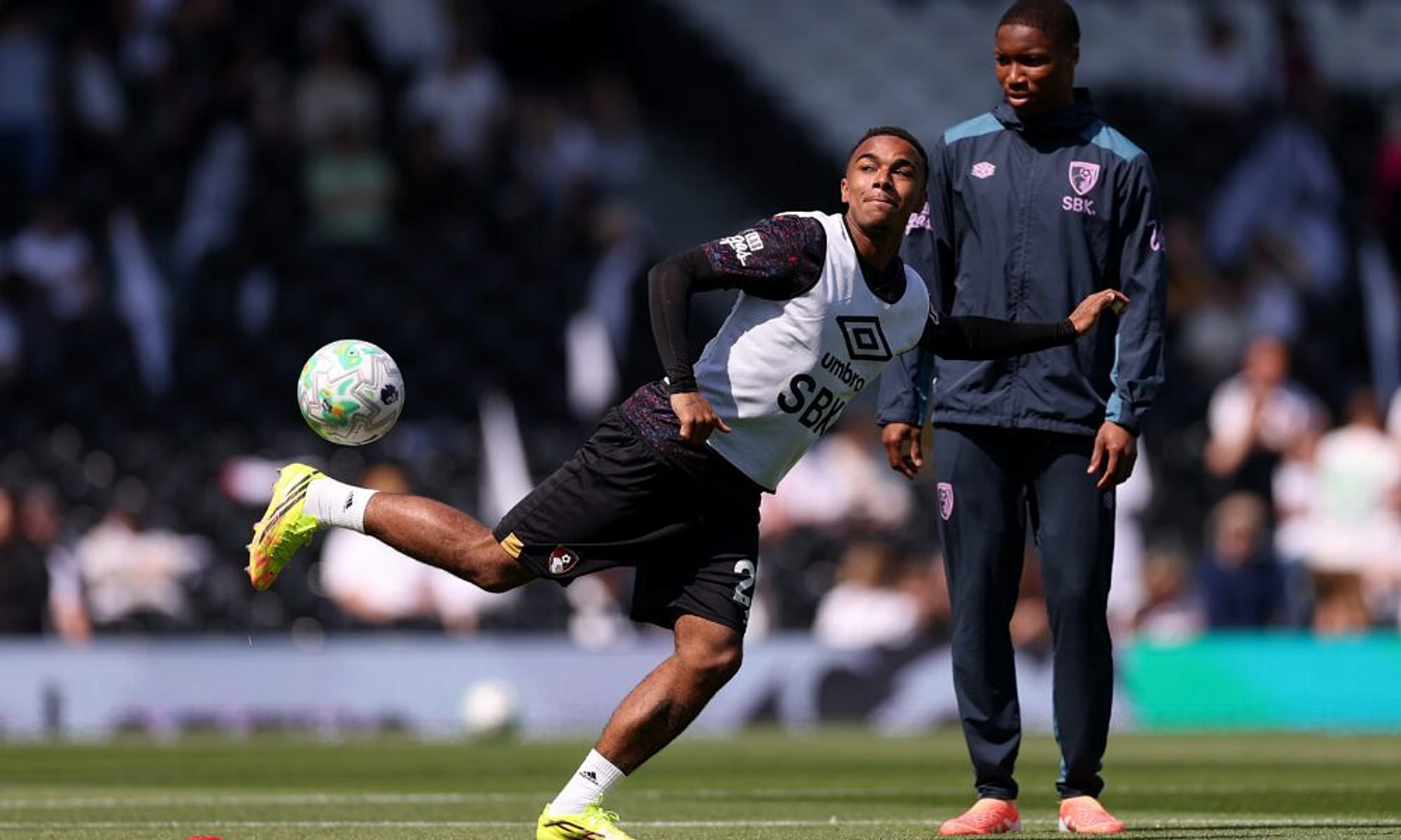Arsenal & Man Utd could miss out on Eli Junior Kroupi, Bournemouth are determined to keep him