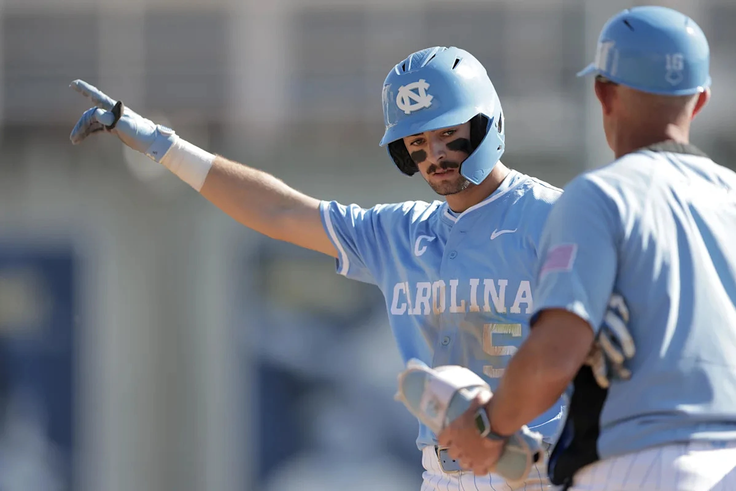Diamond Heels sweep Pitt