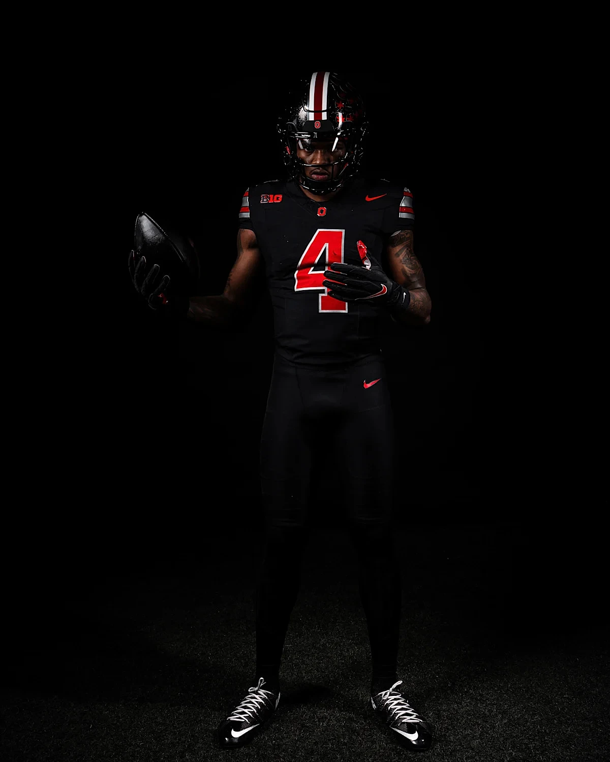 Ohio State Buckeyes, Cincinnati Bearcats trade black uniform barbs