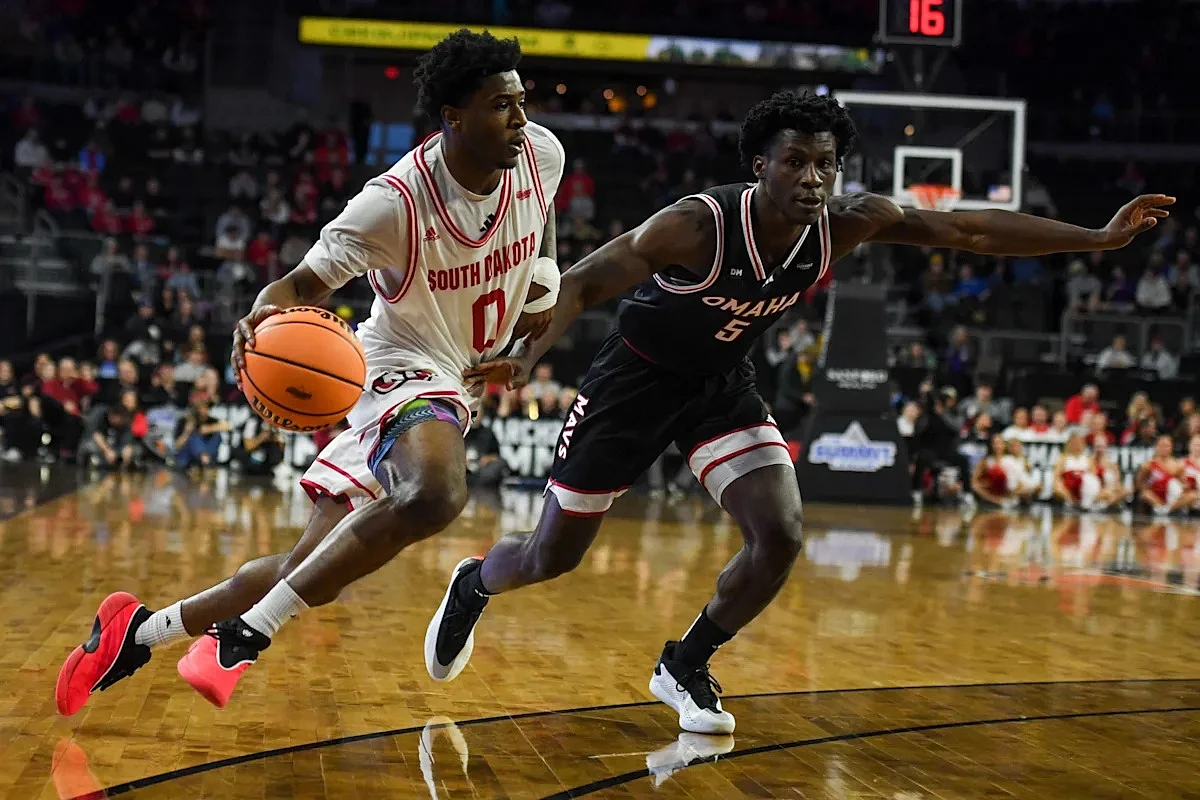 Missouri basketball lands transfer combo guard from South Dakota