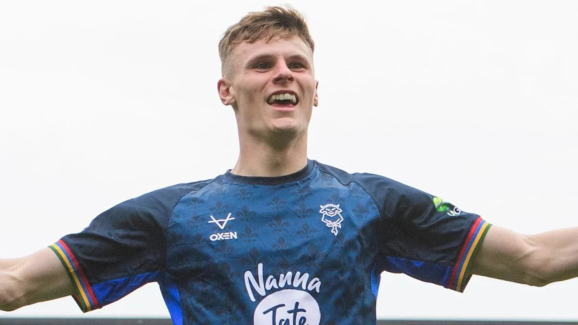 Lincoln striker Street signs four-year deal