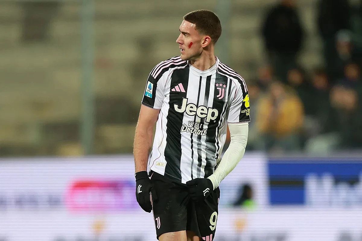 Juventus brings forward contract talks with Vlahovic