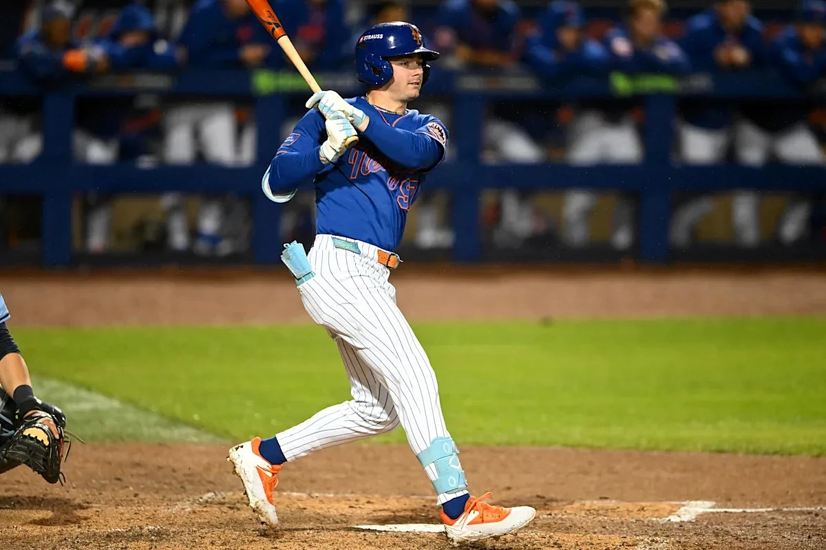 Mets officially promote A.J. Ewing, DFA Andy Ibáñez