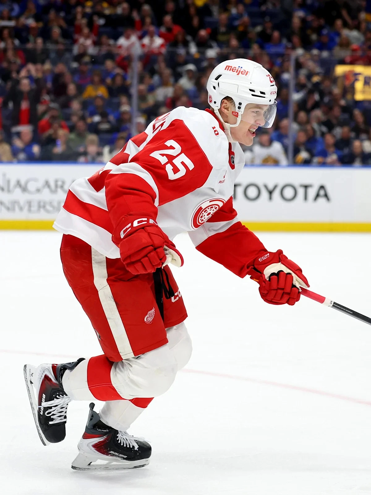 Red Wings Review: Berard-Docker Earns Confidence At Blue Line