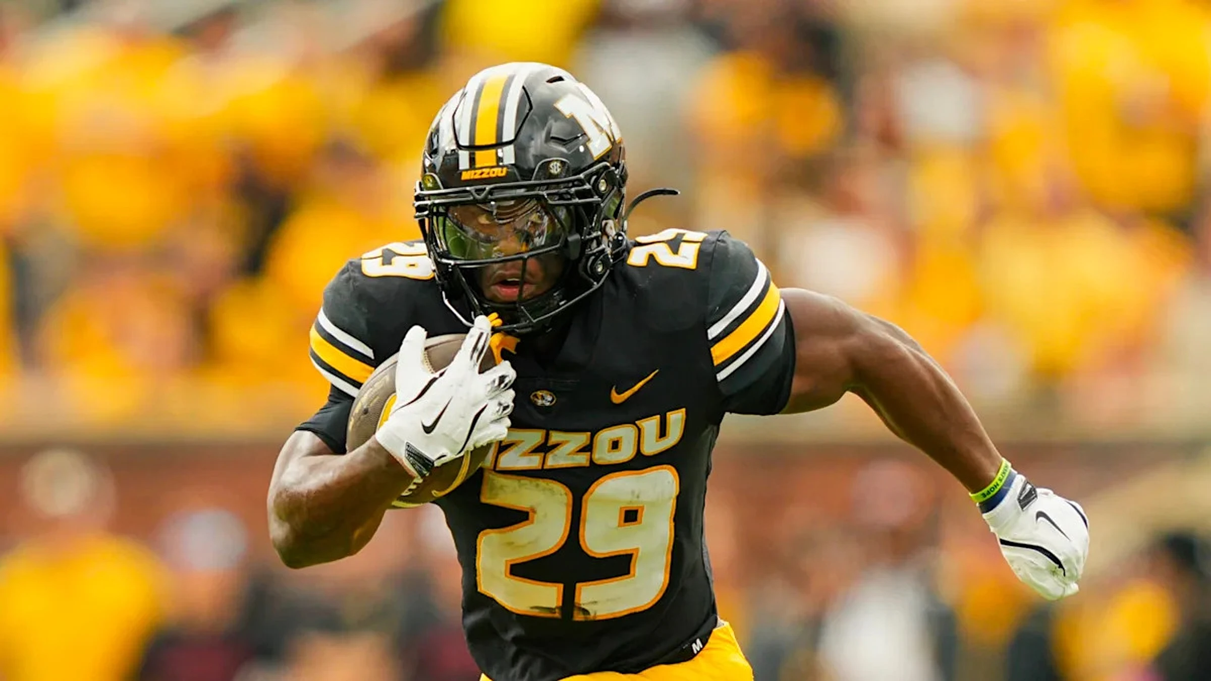 Report: Missouri RB Ahmad Hardy released from hospital, hopes to play this season