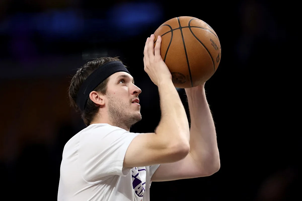 Luka Doncic doesn't want Austin Reaves dealt for Giannis Antetokounmpo