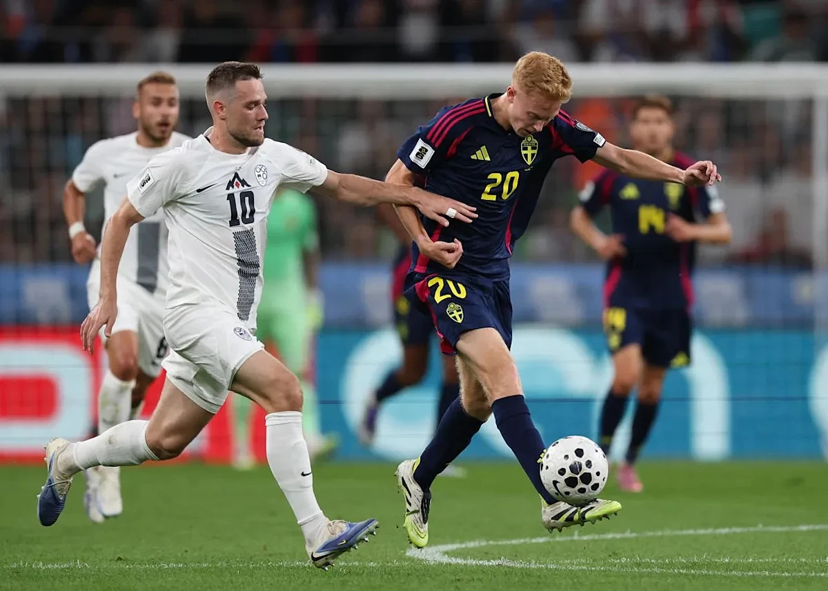 Eintracht Frankfurt boss blasts decision to omit Hugo Larsson from Sweden's World Cup squad