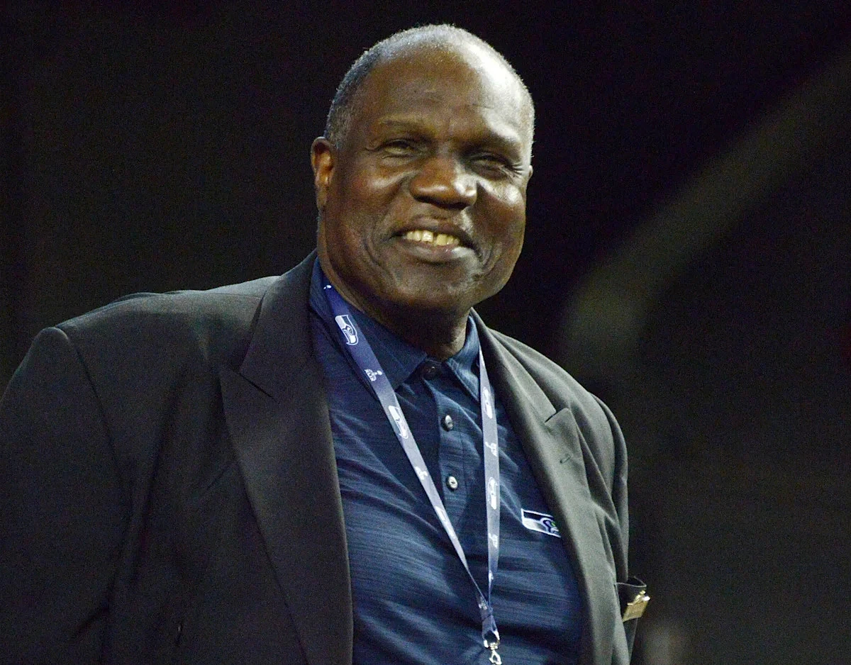 Charle Young, USC's first great tight end, dies at 75