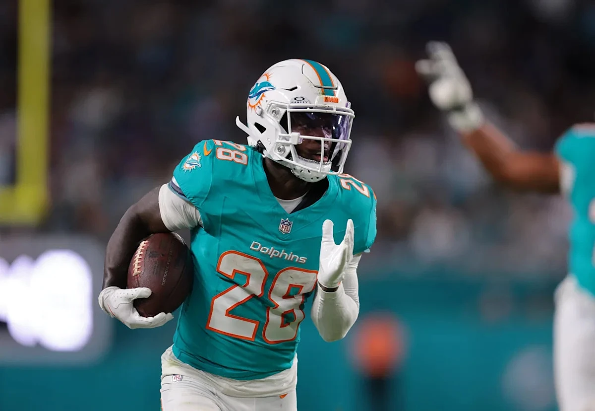 NFL Insider Reveals What It Would Take to Trade for De’Von Achane