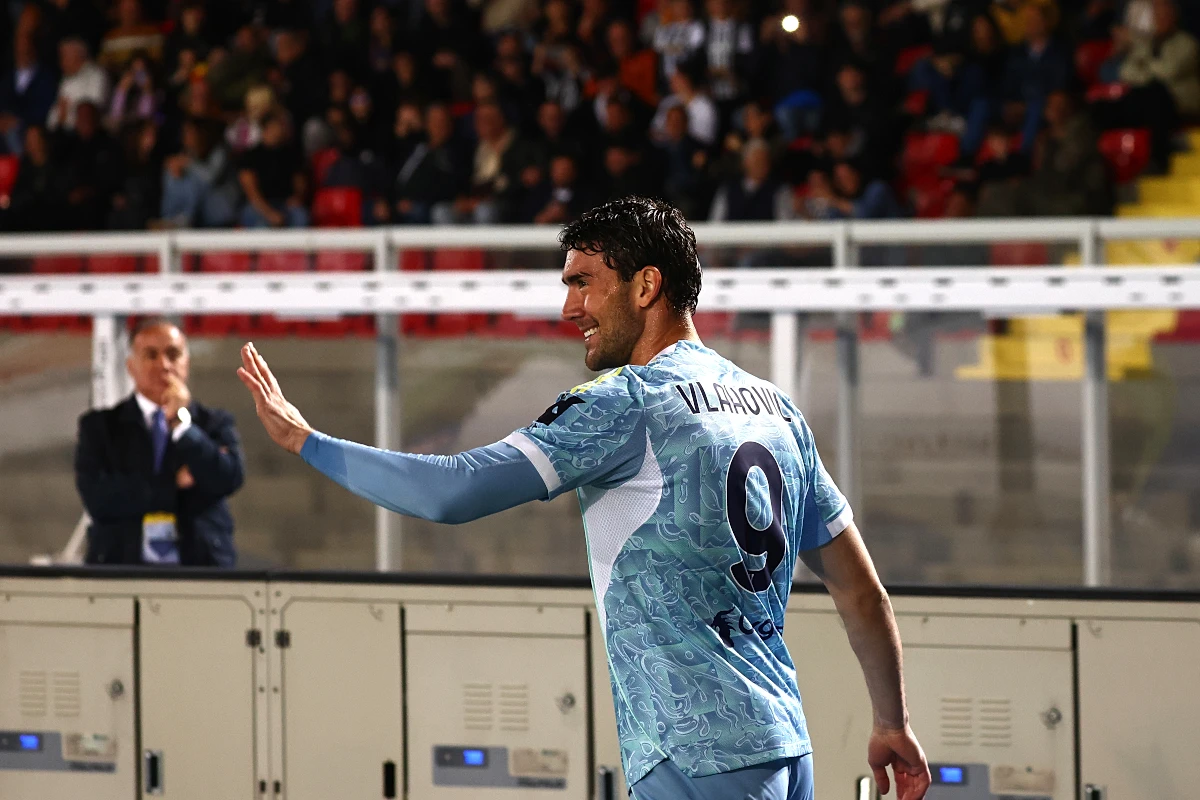 Report Vlahovic offered to Atletico Madrid as free agent