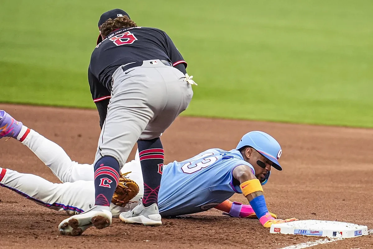 Walt Weiss says Braves need to make baserunning adjustment to address pickoff issues
