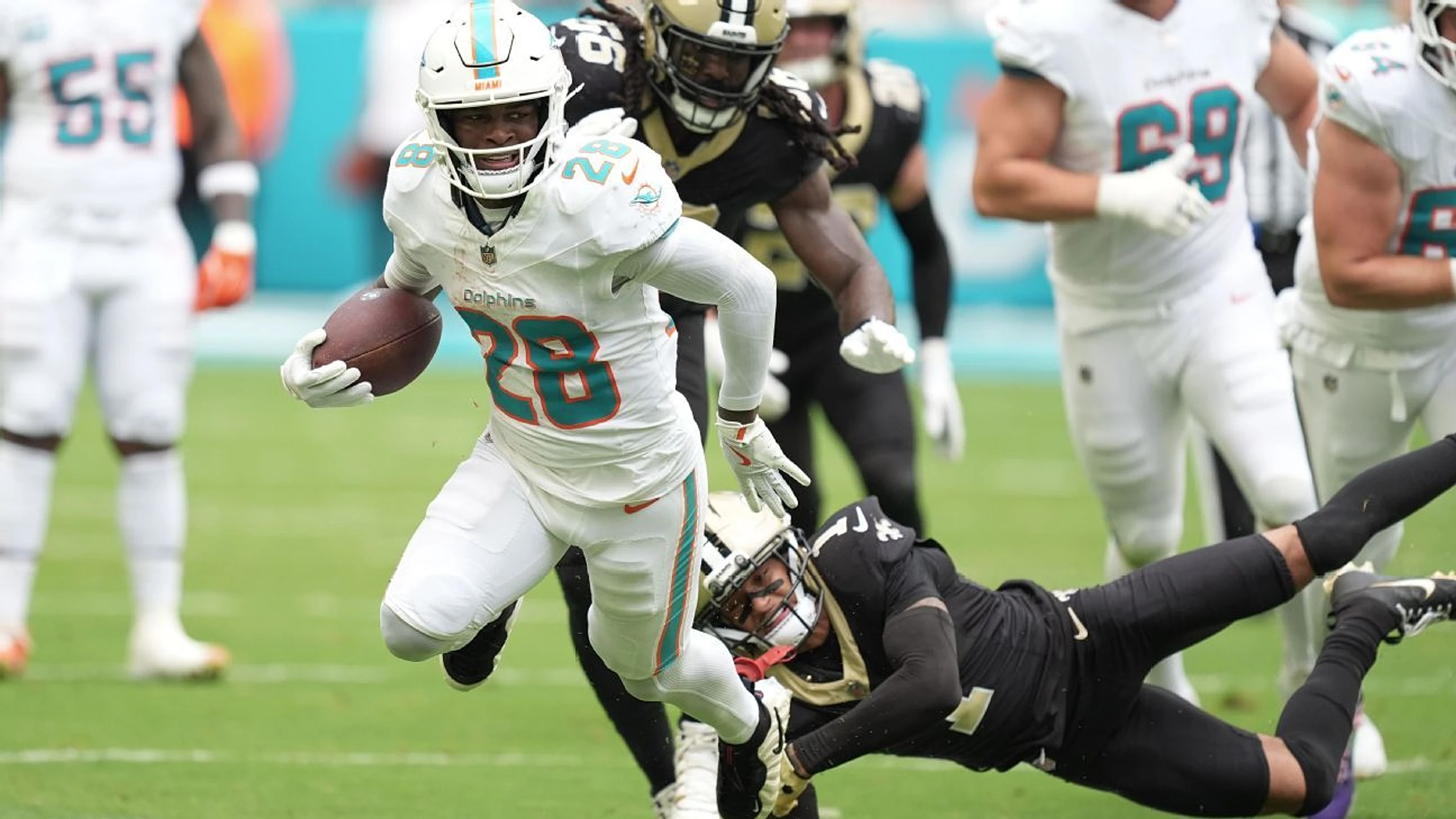 Source: Fins make Achane 3rd-highest-paid RB