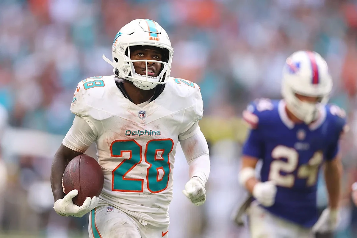 Former Texas A&M star RB signs massive extension with Miami