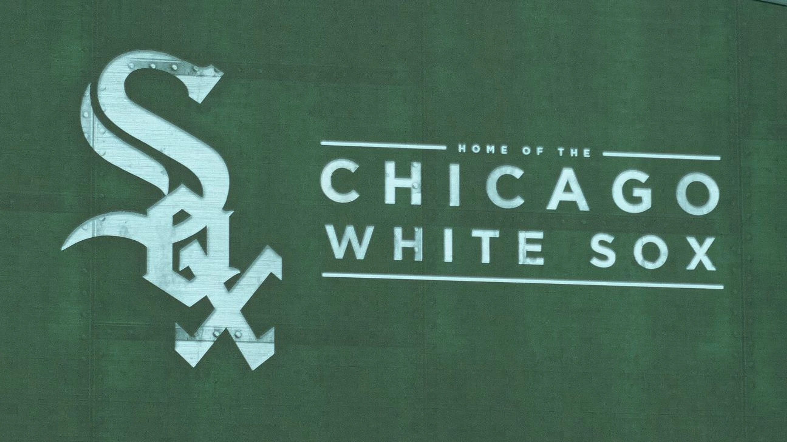 Fan at White Sox game injured in fall into bullpen...