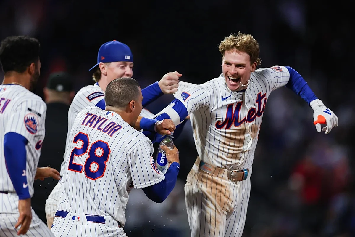 Carson Benge makes up for early defensive mishap with a walk-off hit for the Mets