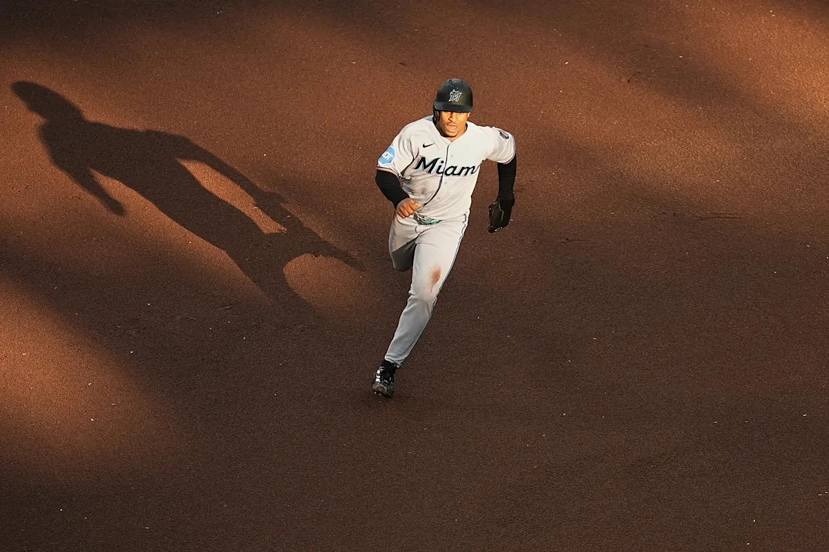 Jiménez, Edwards lead Marlins' attack in 9-5 win over Twins