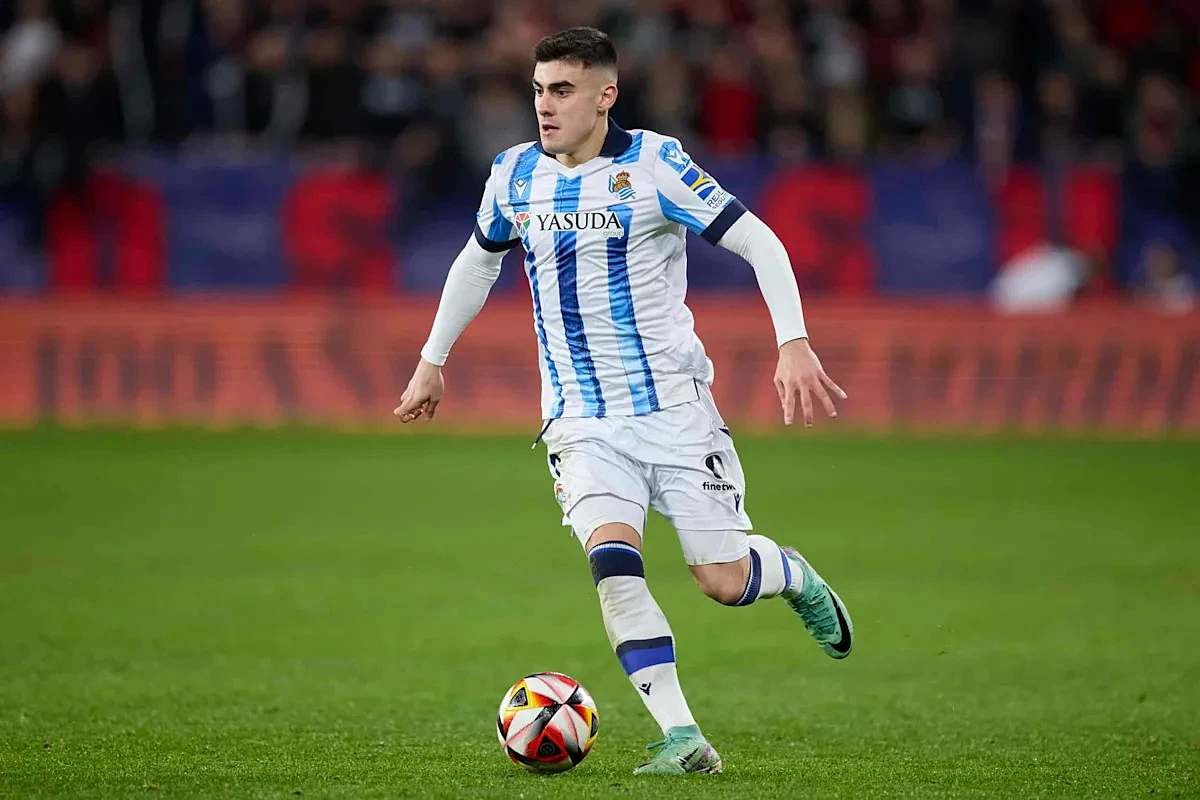 Report: Chelsea and Man United set to battle for La Liga forward