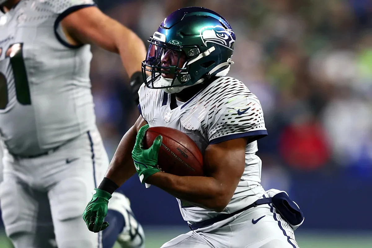 De'Von Achane contract proves why Seahawks let Kenneth Walker III walk