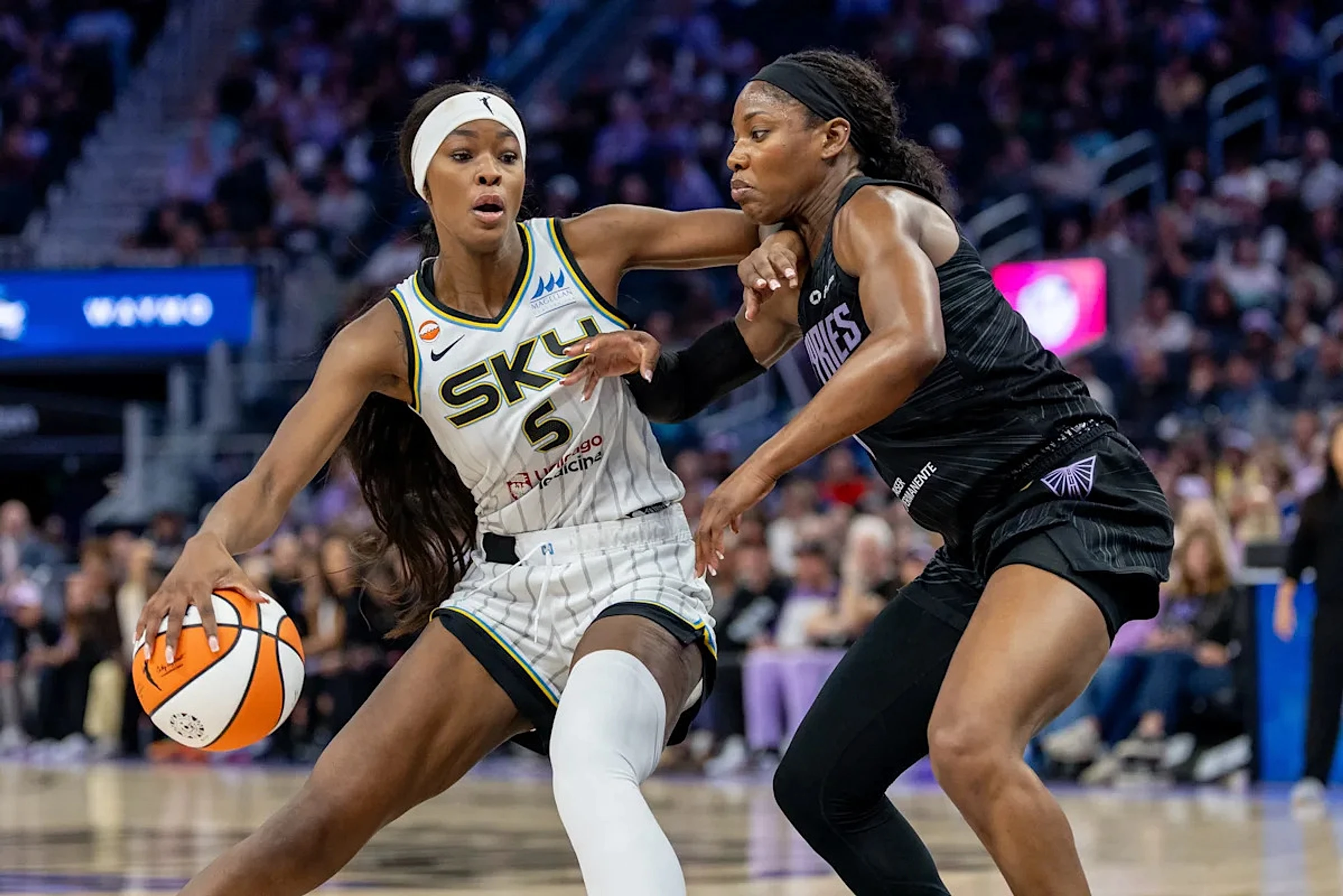 Former Lady Vol leads Chicago in scoring at Golden State