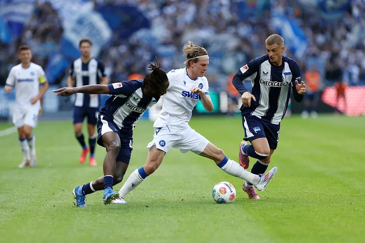 Schröder confirms Gladbach move for full-back is nearing completion