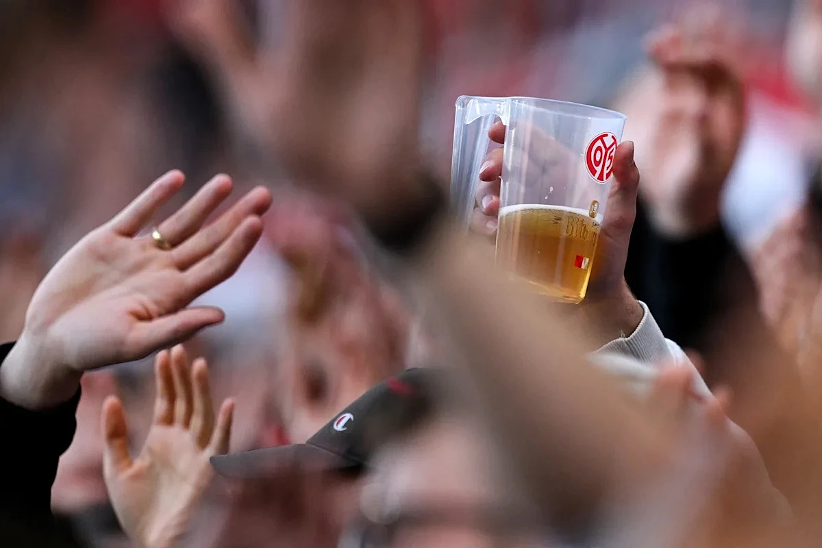 đď¸ Fatherâs Day walk to the ground? Bundesliga clubsâ alcohol limits