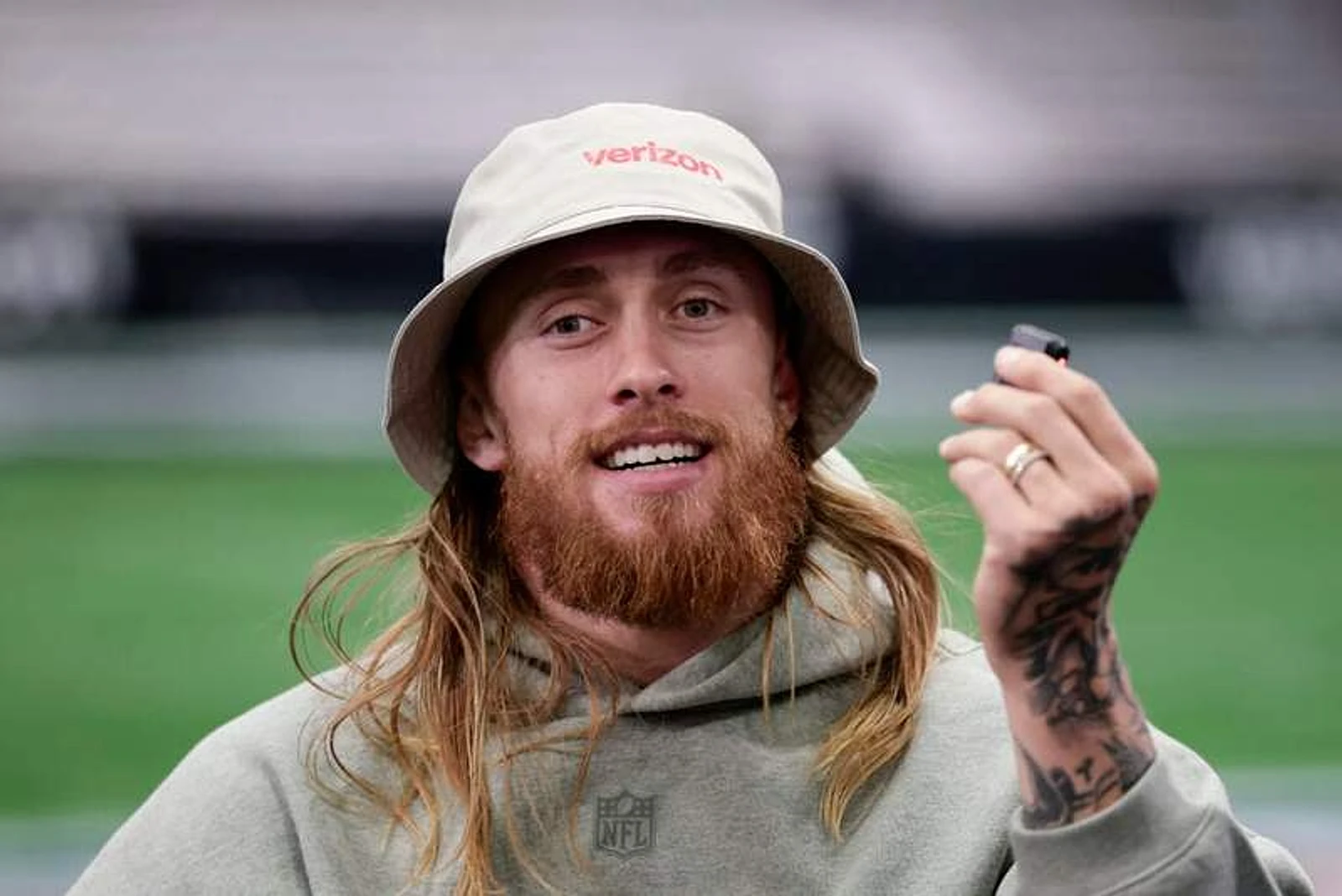 George Kittle narrates a heroic battle against a spider amid injury recovery