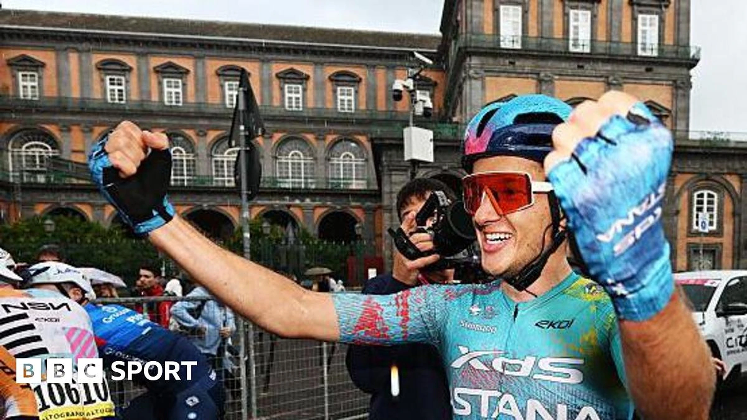 Ballerini survives crash for Naples Giro stage win