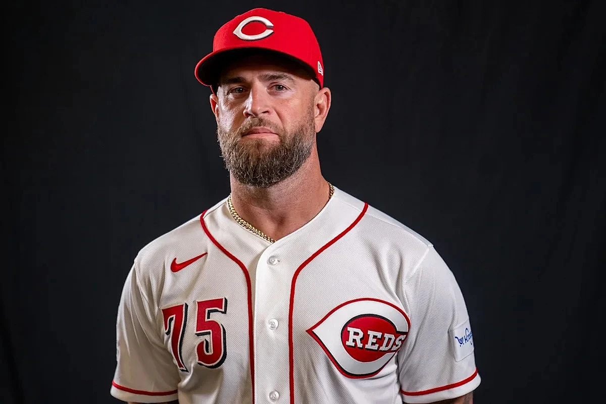 Tito Speedo makes appearance as Reds rout Nats with cringe-worthy vibe