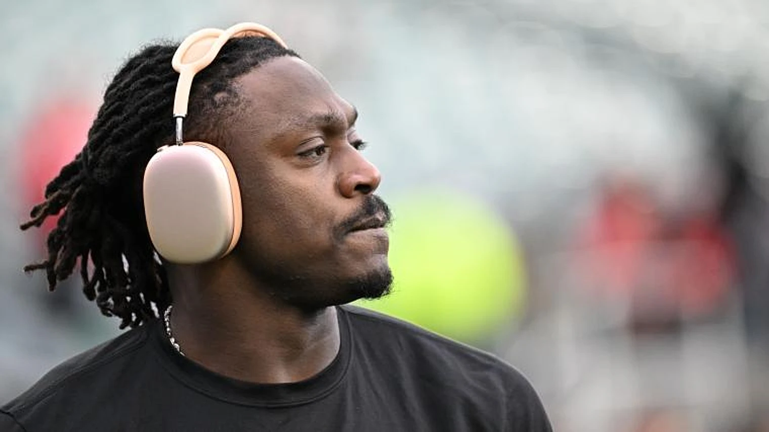 Eagles Reporter Says What Teams Won't About A.J. Brown, Patriots Trade Rumors