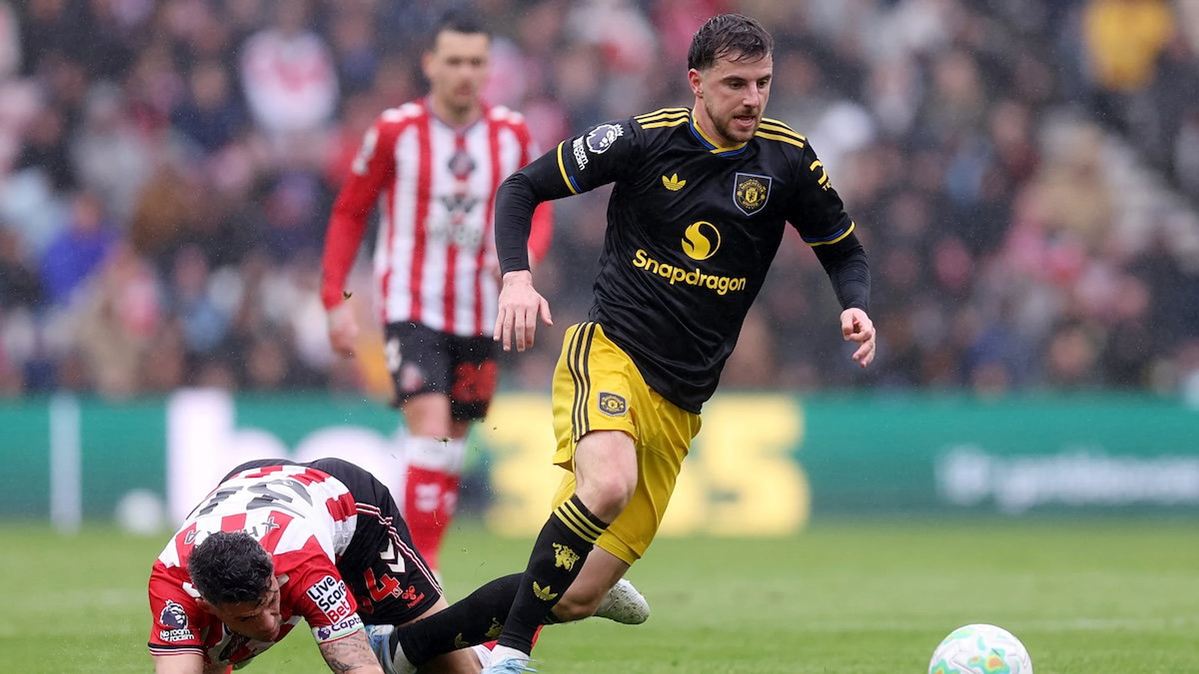 “You fool!”: Mason Mount’s dad lashes out at Michael Owen over criticism of son