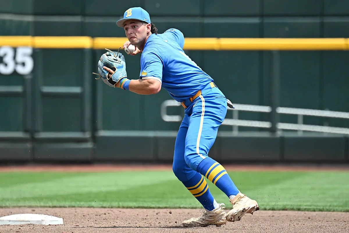 UCLA shortstop Roch Cholowsky named a finalist for the Golden Spikes