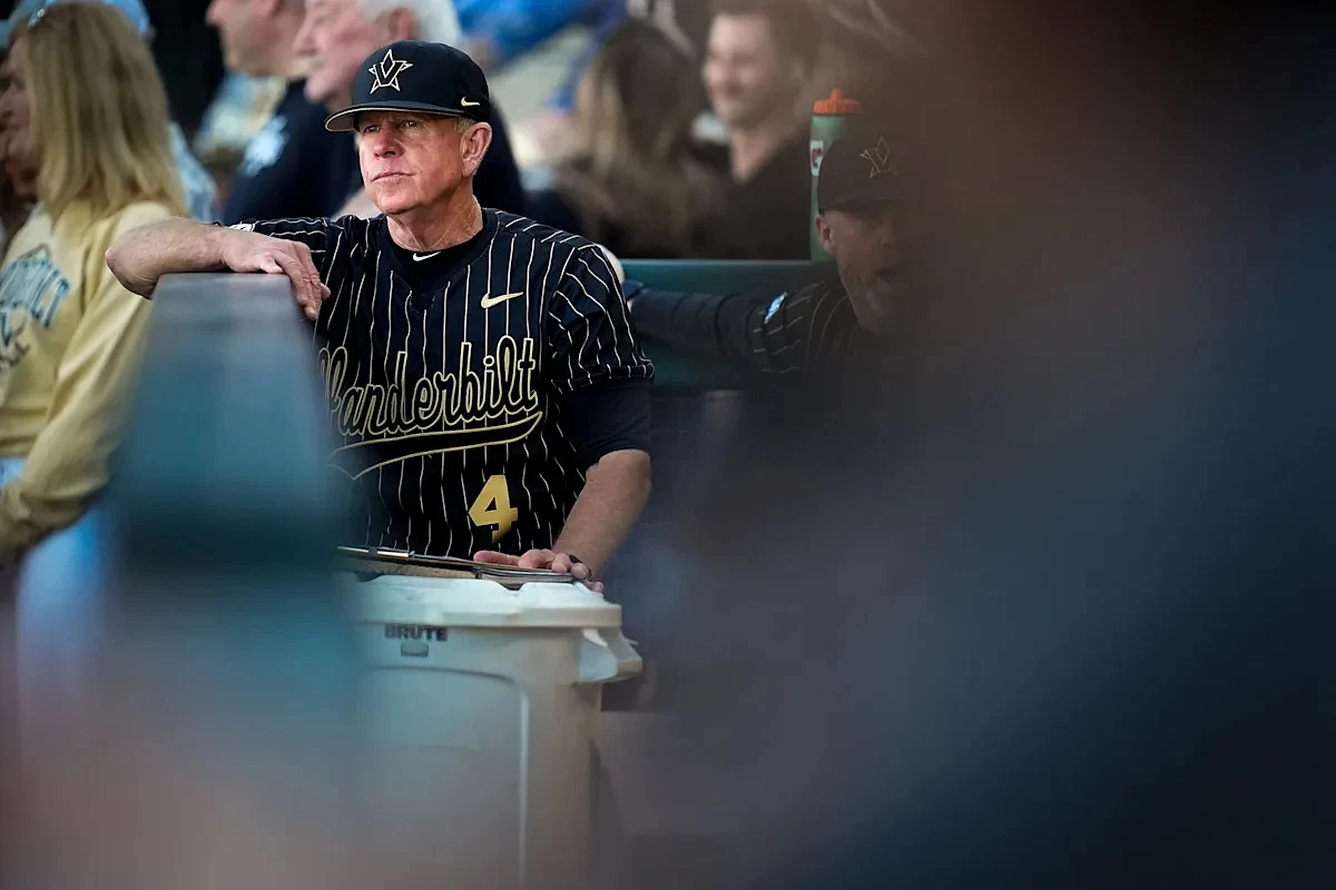 What Tim Corbin said about Vanderbilt baseball ground-rule double fog controversy