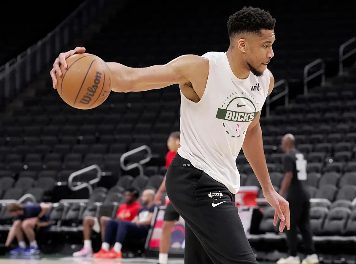 With Bucks future in doubt, Giannis Antetokounmpo is in the gym working out