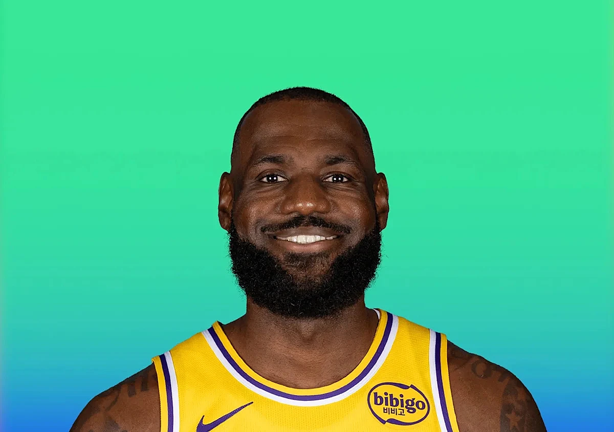 East exec on Lakers: They should sign LeBron James to a one-year deal with no-trade clause