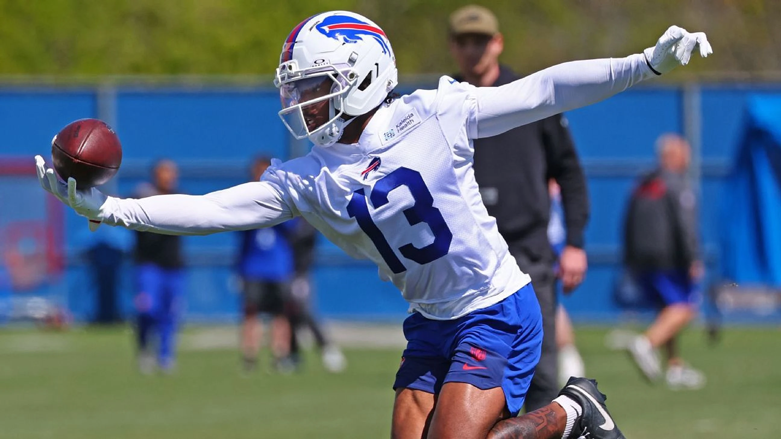 How Bills rookie Bell handled Buffalo's first prac...