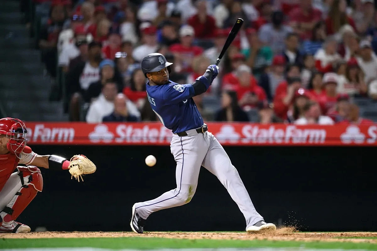 Seattle Mariners Have Interesting Roster Decision Coming with Victor Robles