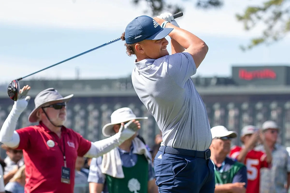 Patrick Mahomes showcases golf swing months after knee surgery