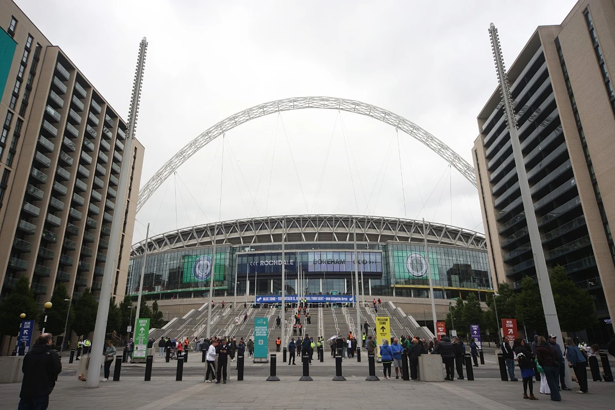 Manchester City and Chelsea have confirmed their starting lineups for the FA Cup final